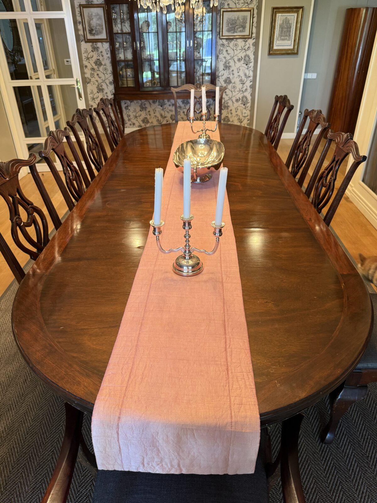 MESA DE COMEDOR DE CAOBA