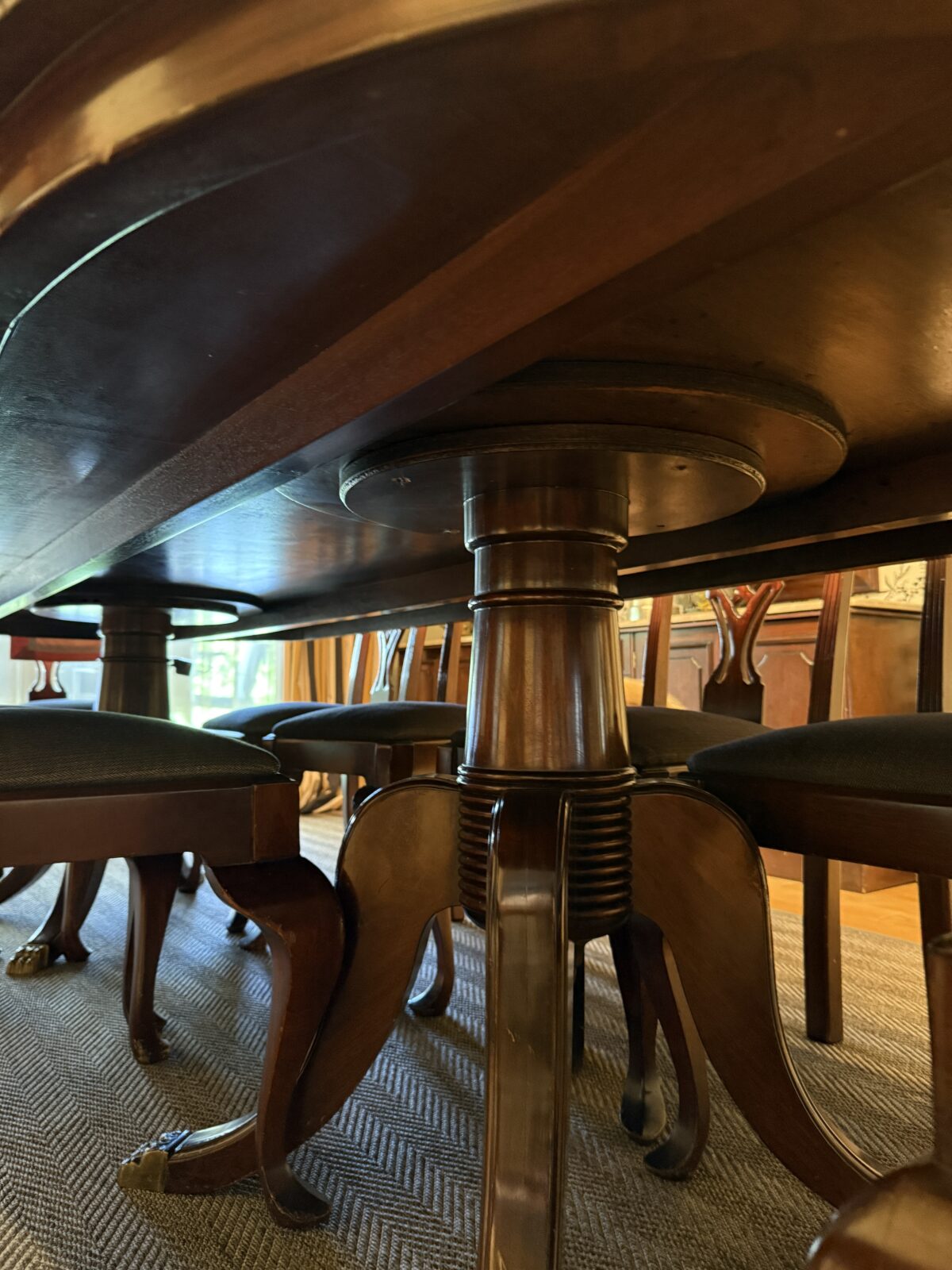 MESA DE COMEDOR DE CAOBA - Imagen 3