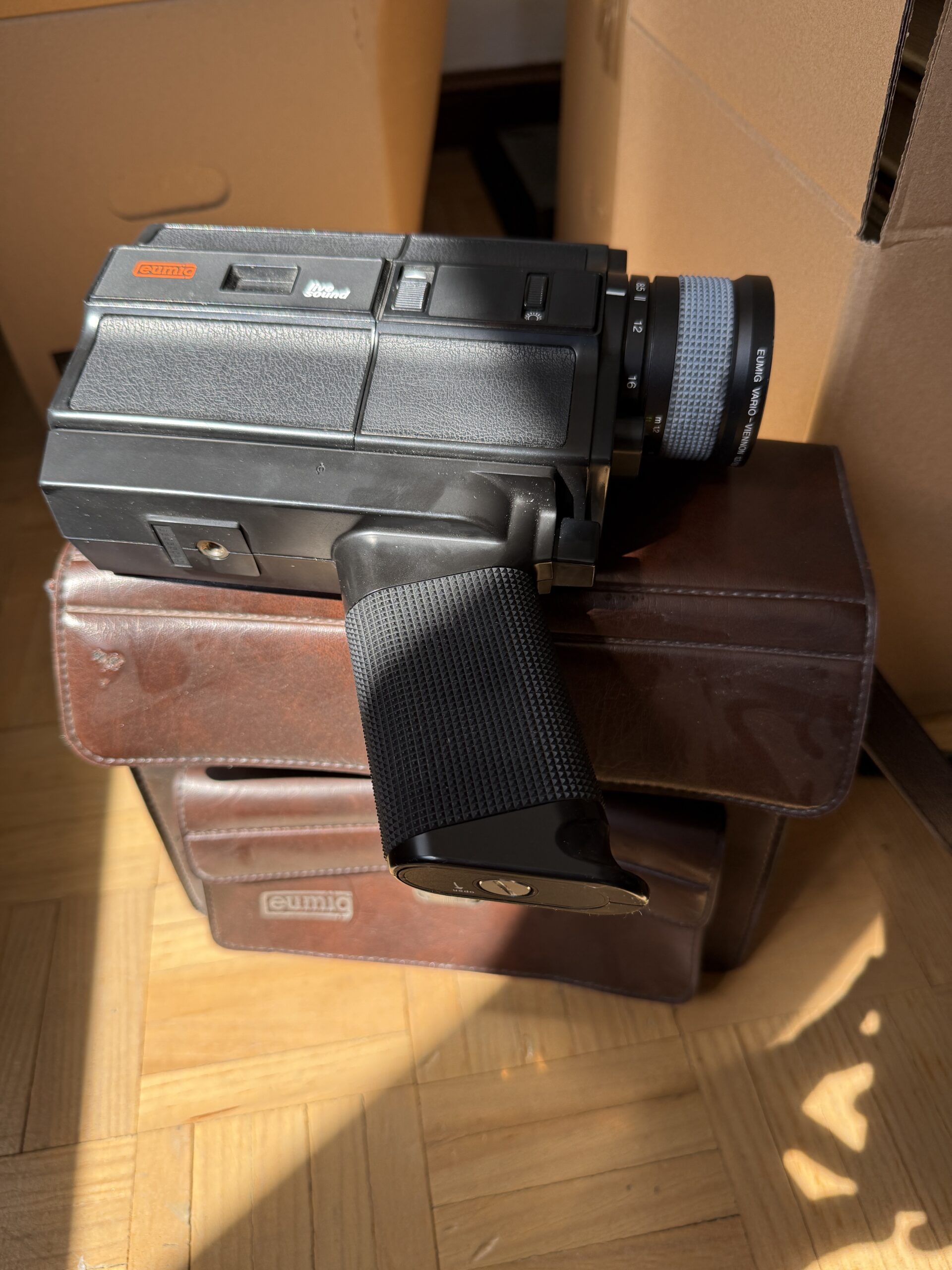 Cámara de cine Super 8 Eumig Sound 30 XL con sonido integrado - Imagen 2