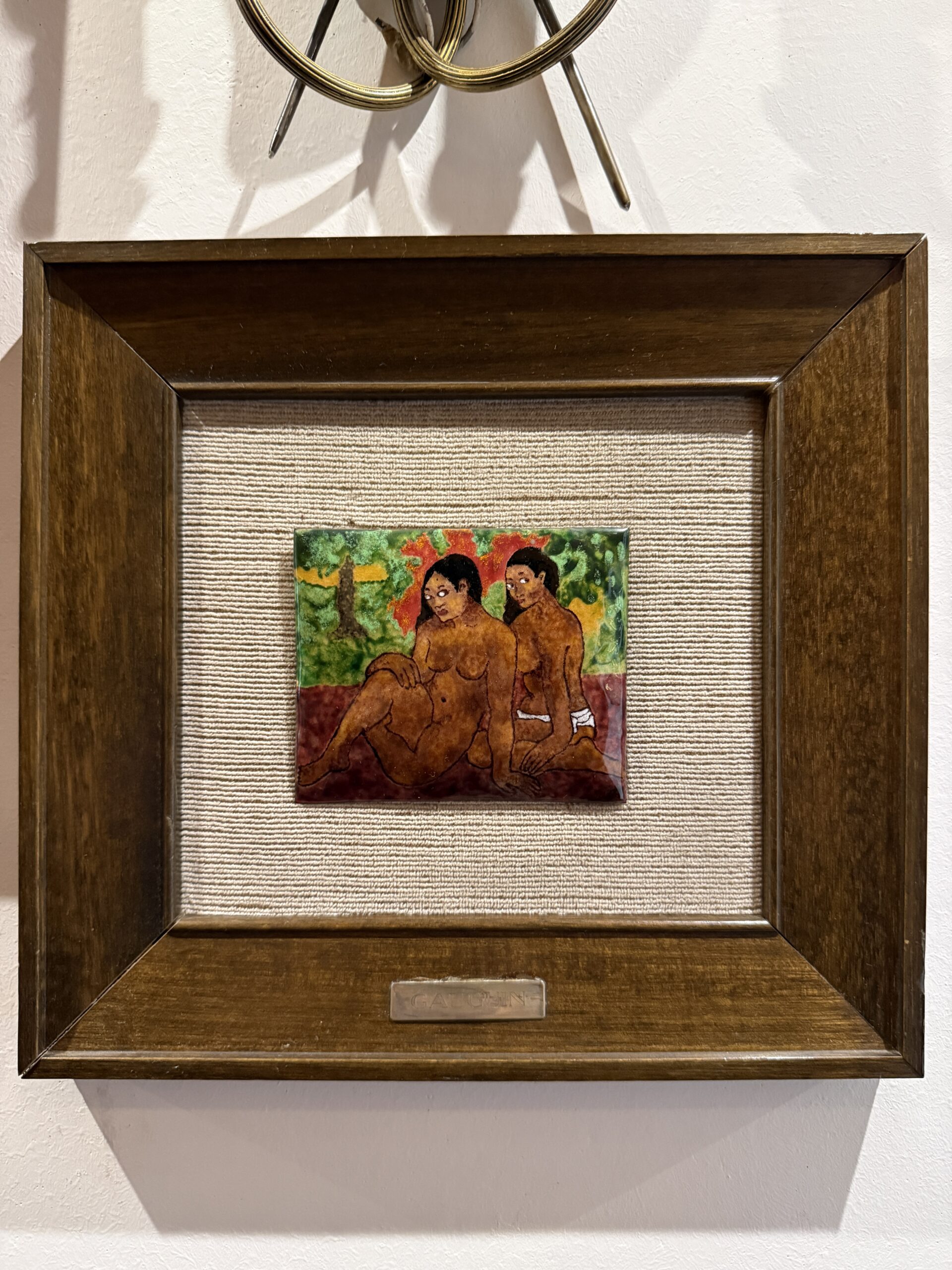 Cuadro enmarcado con placa esmaltada estilo Gauguin