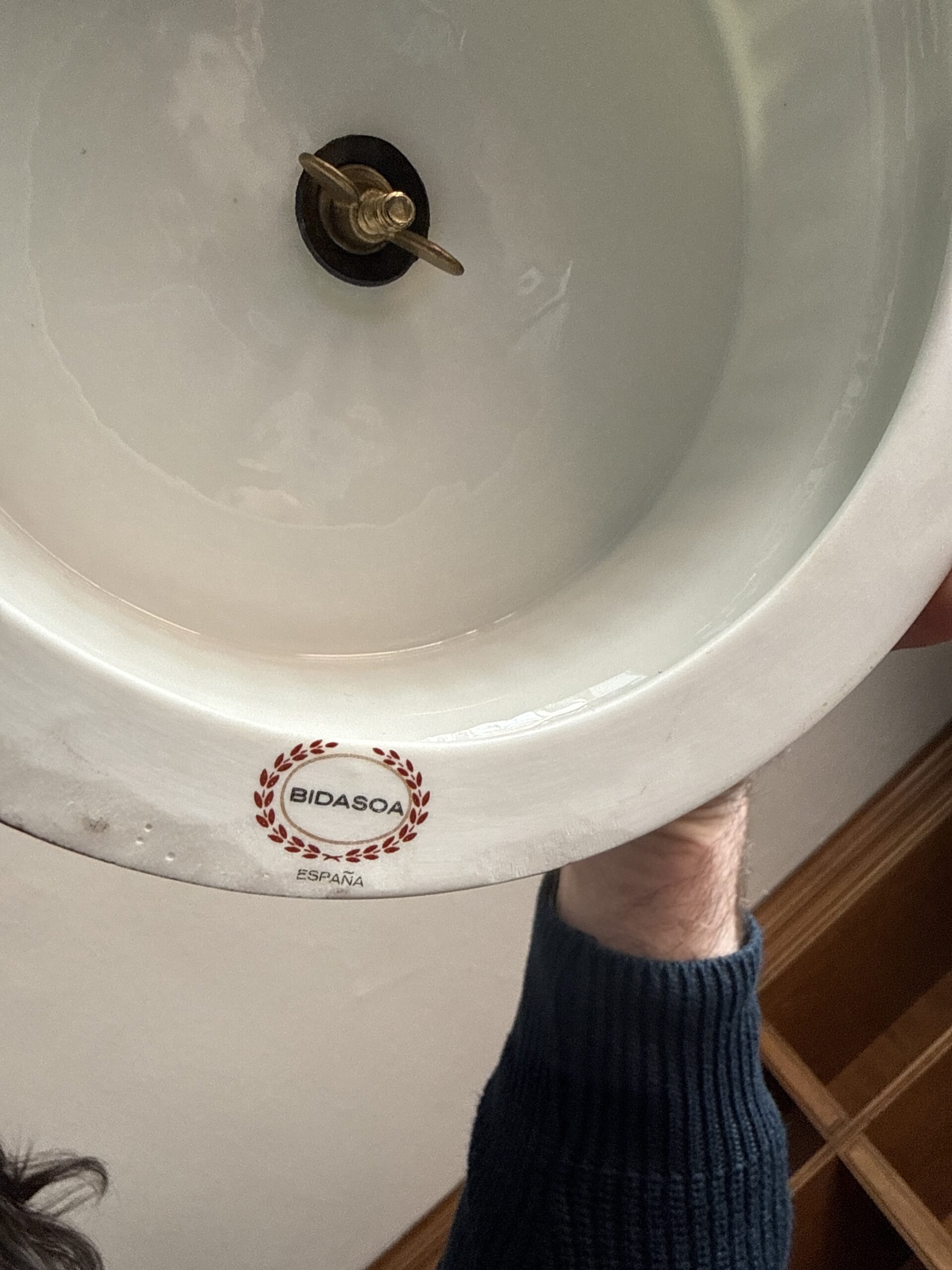 Figura de niños querubines con base dorada - Imagen 7