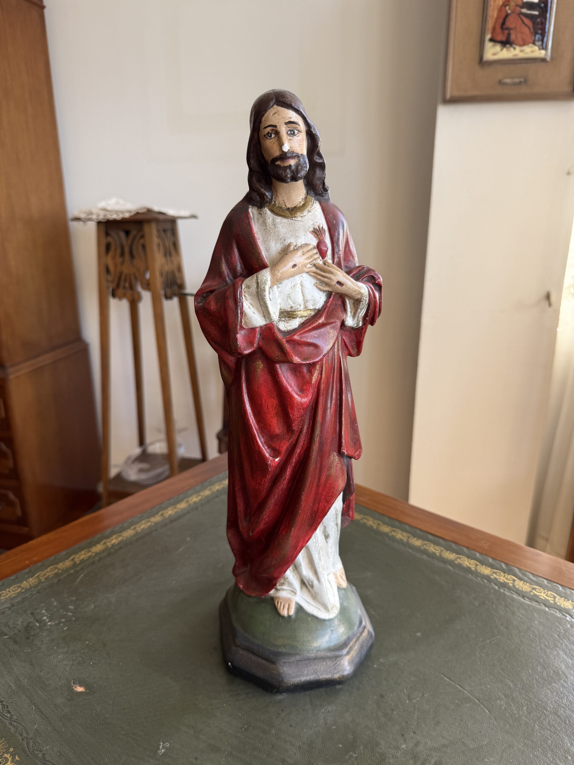 Figura religiosa Sagrado Corazón estilo clásico policromado