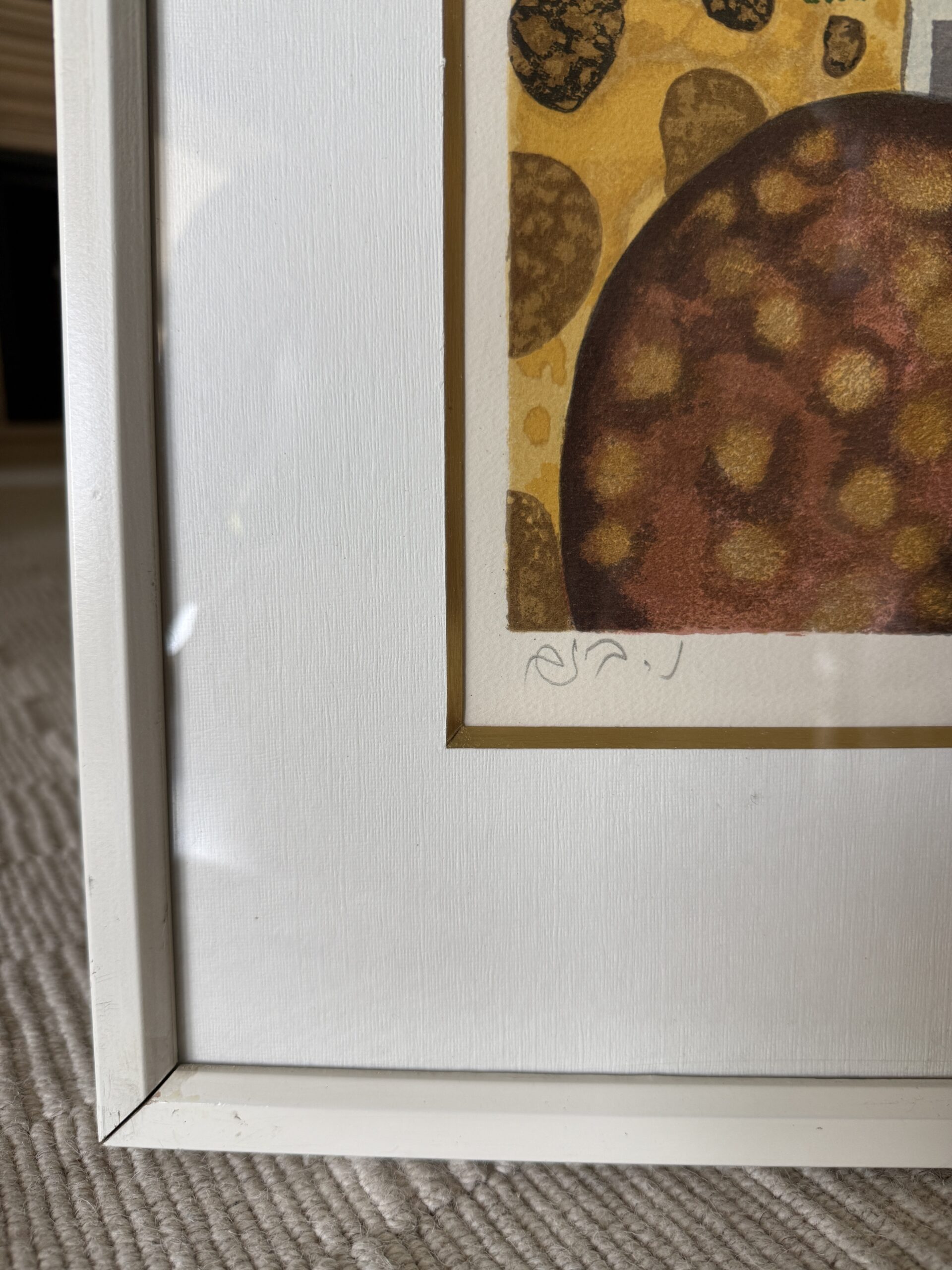 Litografía Original Naíf "Pareja en Paisaje de Pueblo" · Firmada y Numerada 151/200 · Edición Limitada Enmarcada - Imagen 5