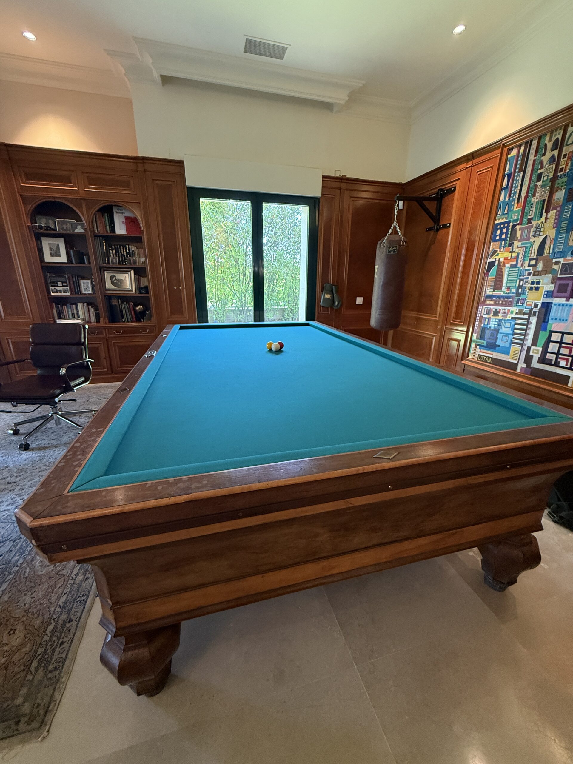 Mesa de Billar Antigua Amorós Hermanos Barcelona · Carambola Gran Match · Conjunto Completo con Cuelgatacos Original, Tacos, Bolas y Accesorios · Finales del Siglo XIX – Principios del XX - Imagen 4