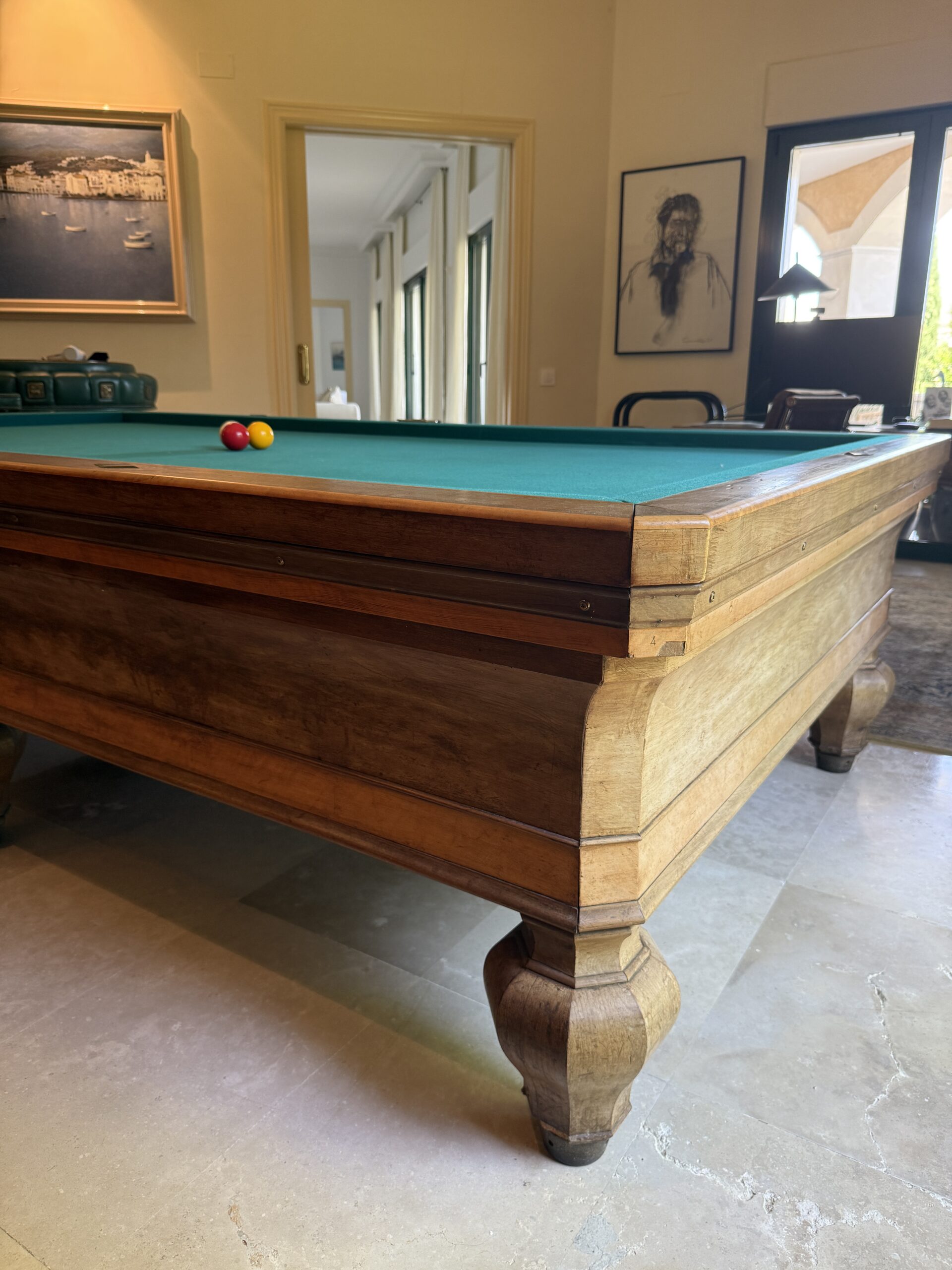 Mesa de Billar Antigua Amorós Hermanos Barcelona · Carambola Gran Match · Conjunto Completo con Cuelgatacos Original, Tacos, Bolas y Accesorios · Finales del Siglo XIX – Principios del XX - Imagen 6