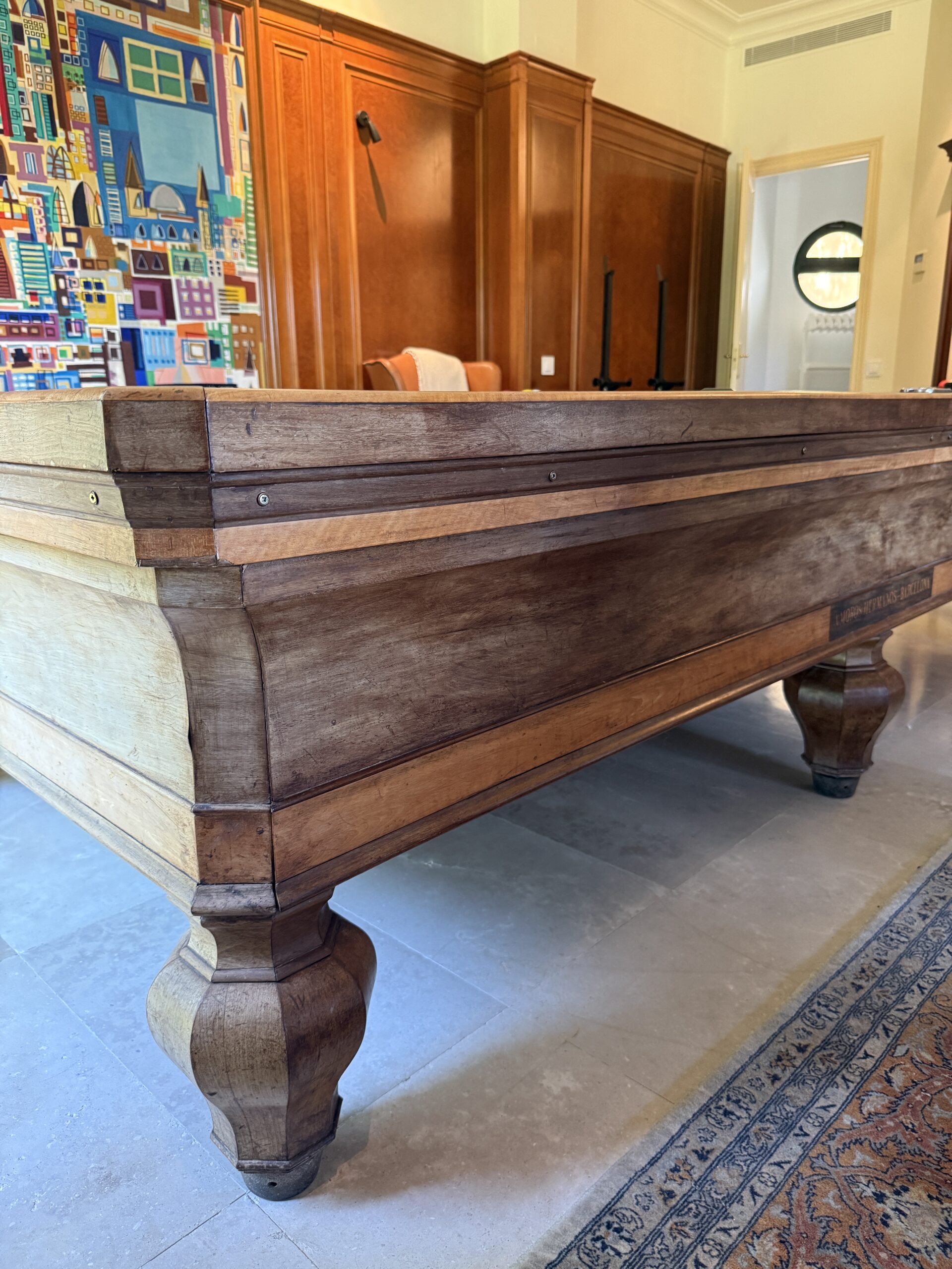 Mesa de Billar Antigua Amorós Hermanos Barcelona · Carambola Gran Match · Conjunto Completo con Cuelgatacos Original, Tacos, Bolas y Accesorios · Finales del Siglo XIX – Principios del XX - Imagen 3