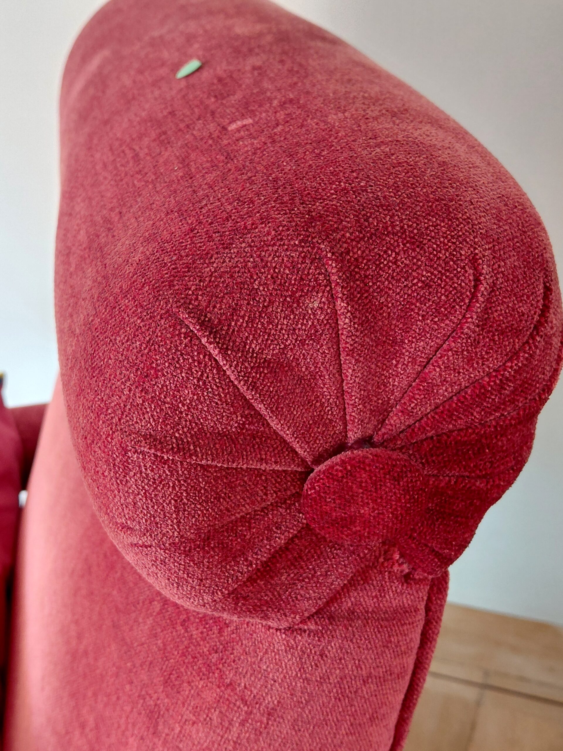 Sillón Descalzador Clásico Isabelino y Cojin Ikat - Imagen 14