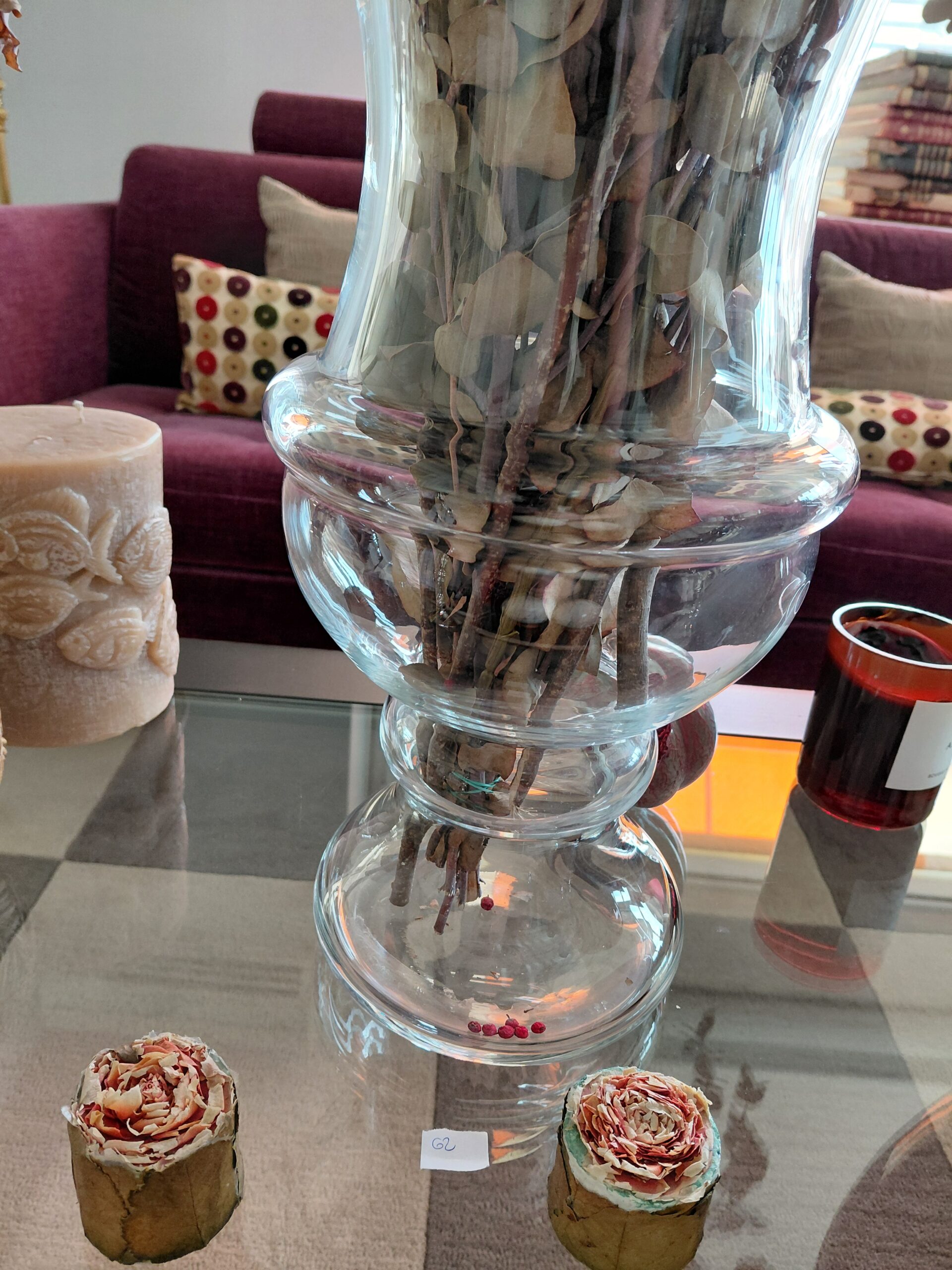 Jarrón de cristal transparente grande con ramo decorativo - Imagen 6