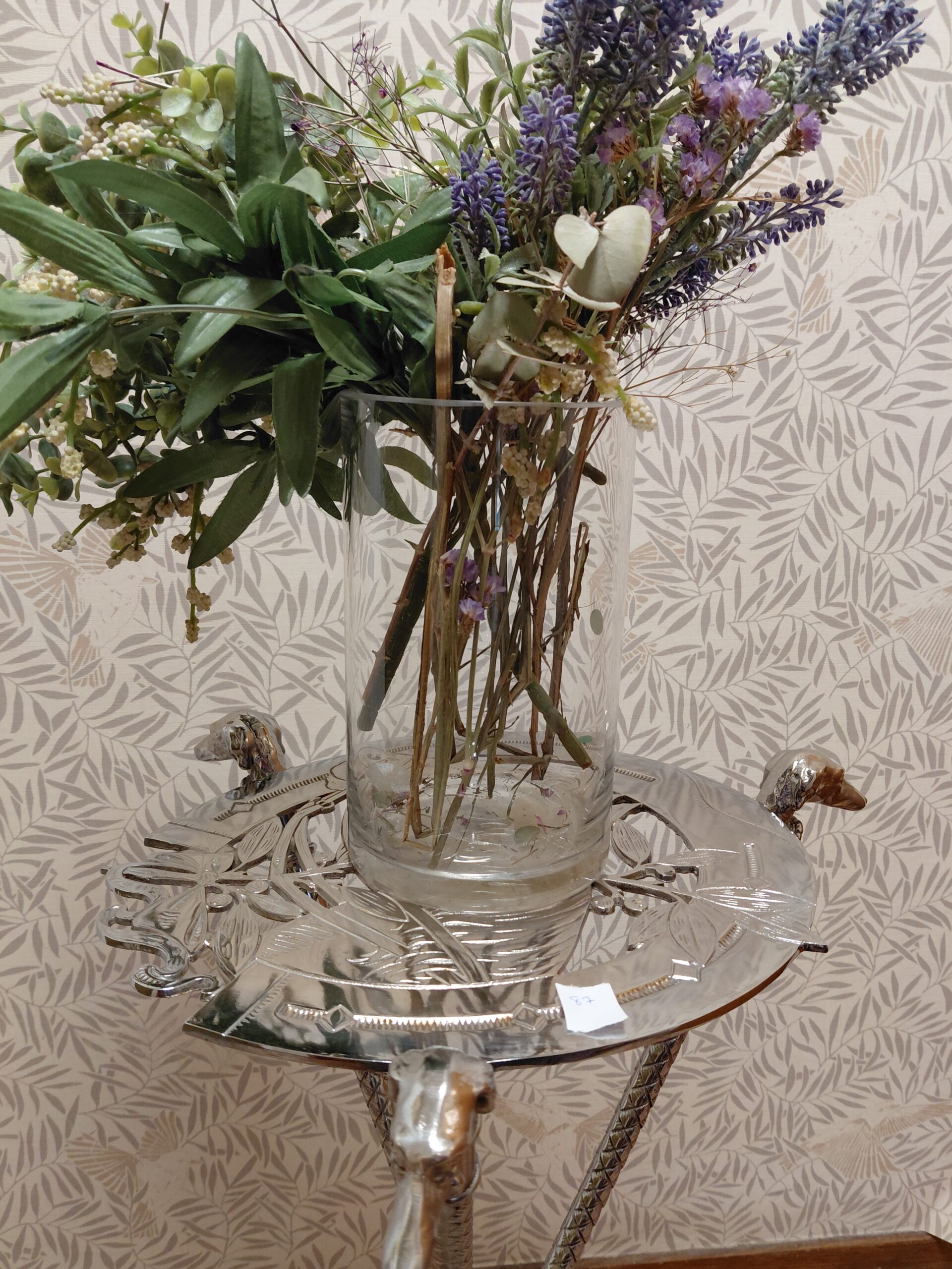 Jarrón de Cristal Cilíndrico con Ramo de Flores Preservadas