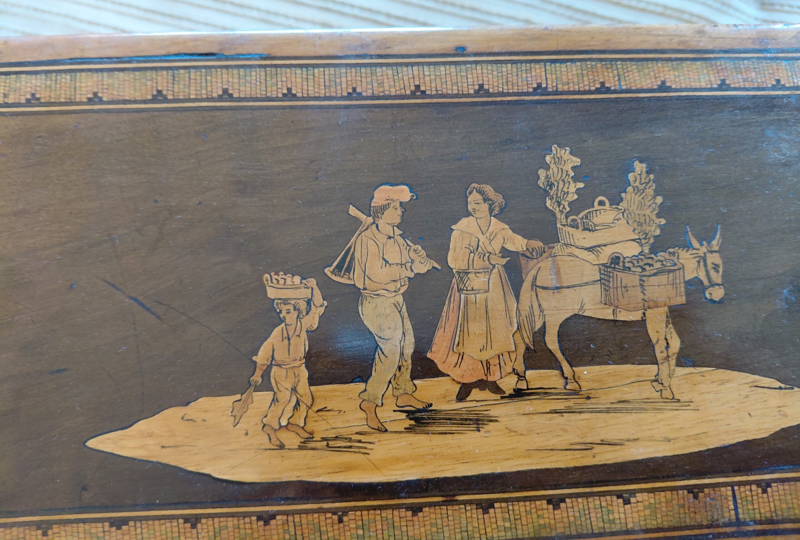 Caja Alhajero con Taracea Italiana (Estilo Sorrento) y Relieve de Libros - Imagen 3