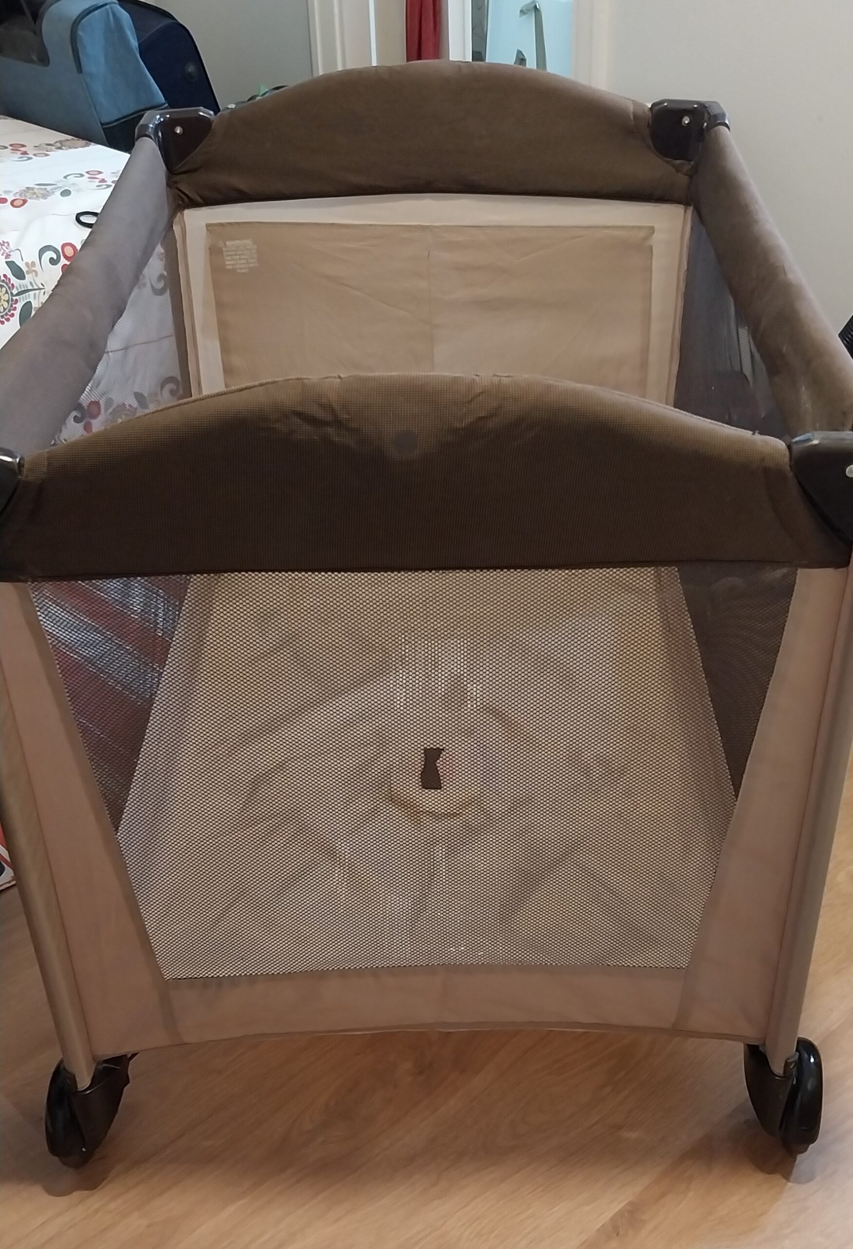 Cuna de Viaje Plegable con Ruedas y Ventanas de Malla Transpirable