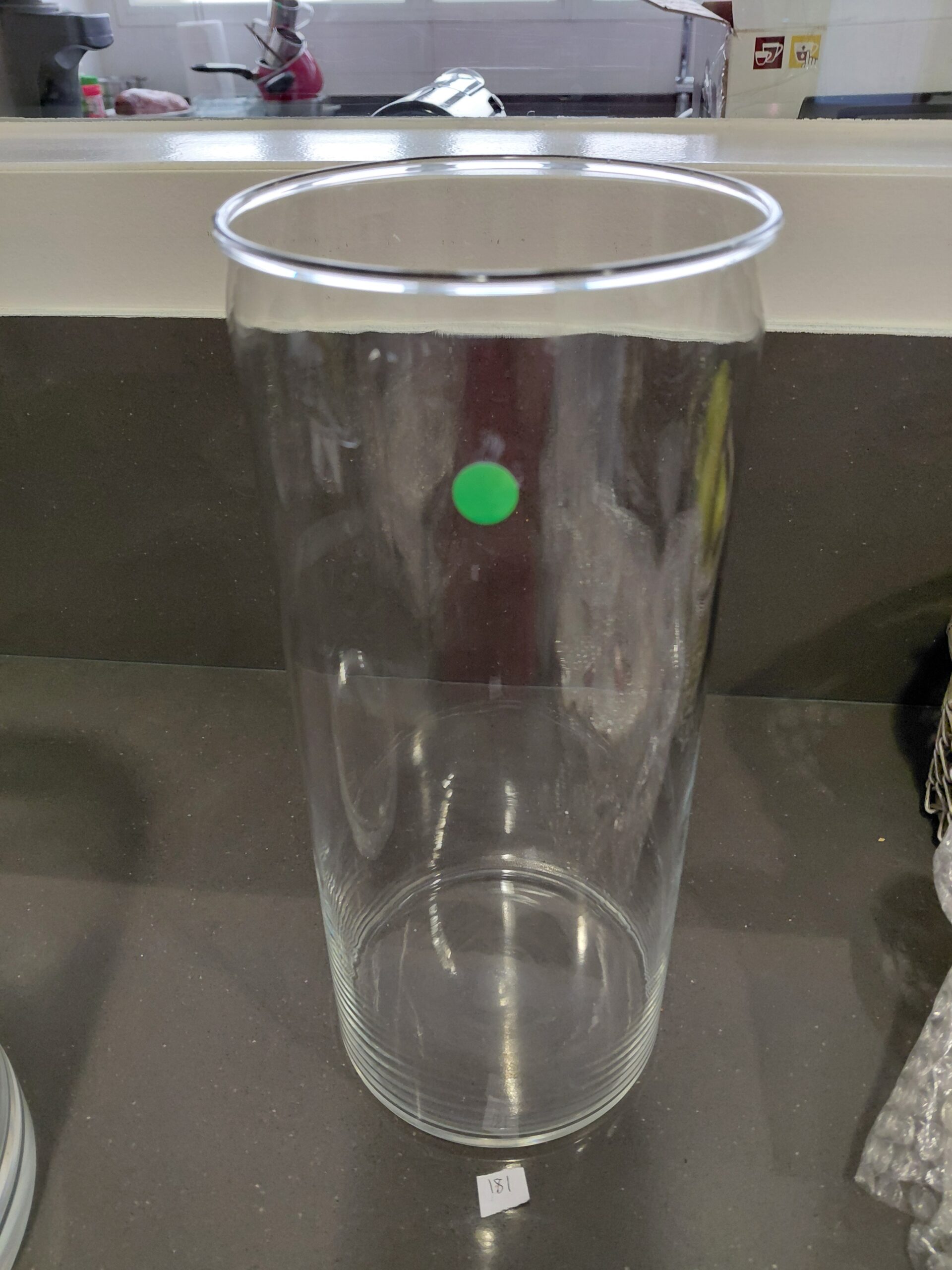 Jarrón de cristal tubular