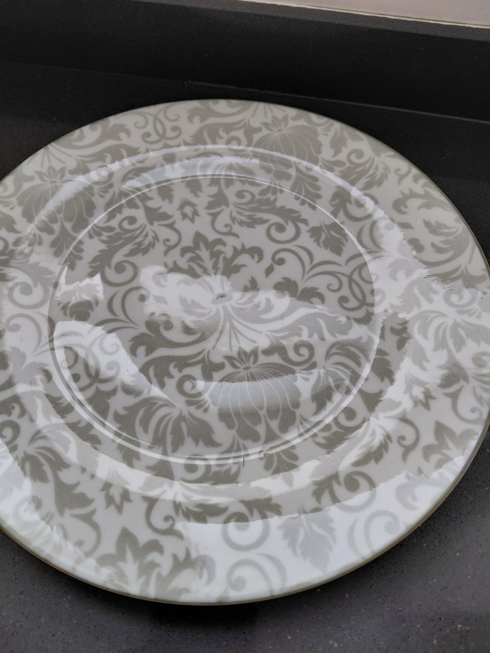 Vajilla completa de porcelana Versa – 36 piezas con estampado damasco - Imagen 3