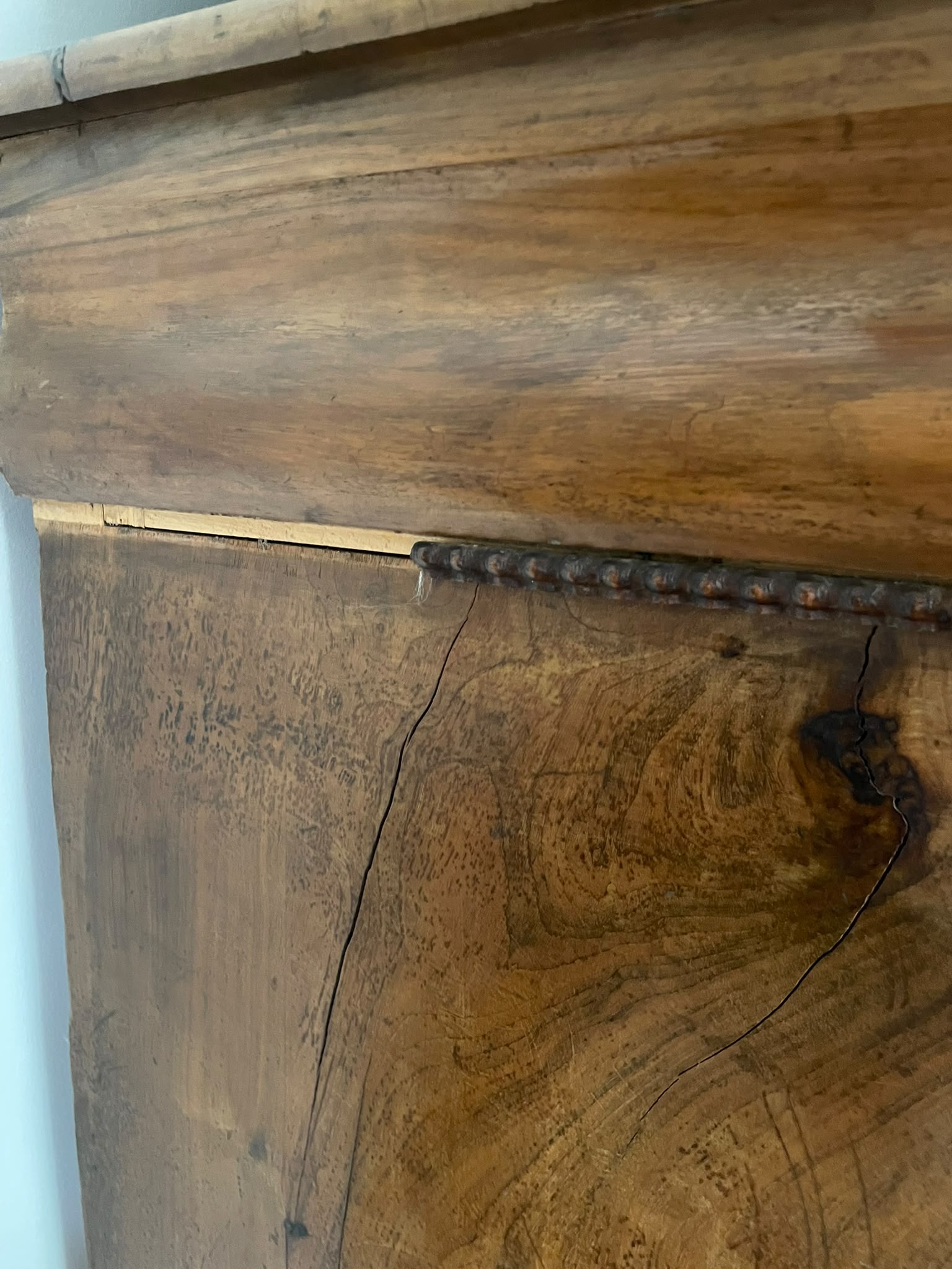 Cómoda Antigua de Madera Noble del Siglo XIX - Imagen 2
