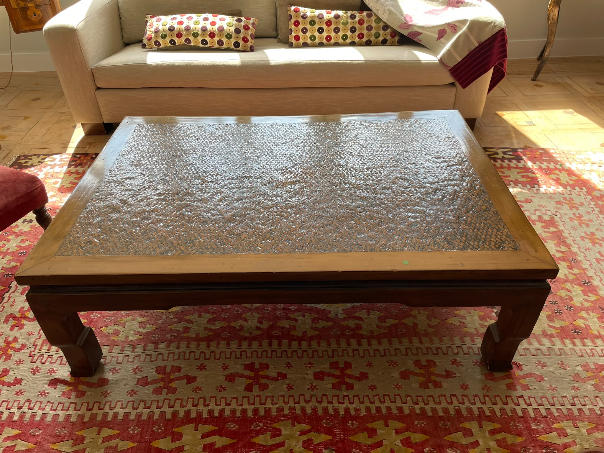 Mesa de Centro Baja de Estilo Opio
