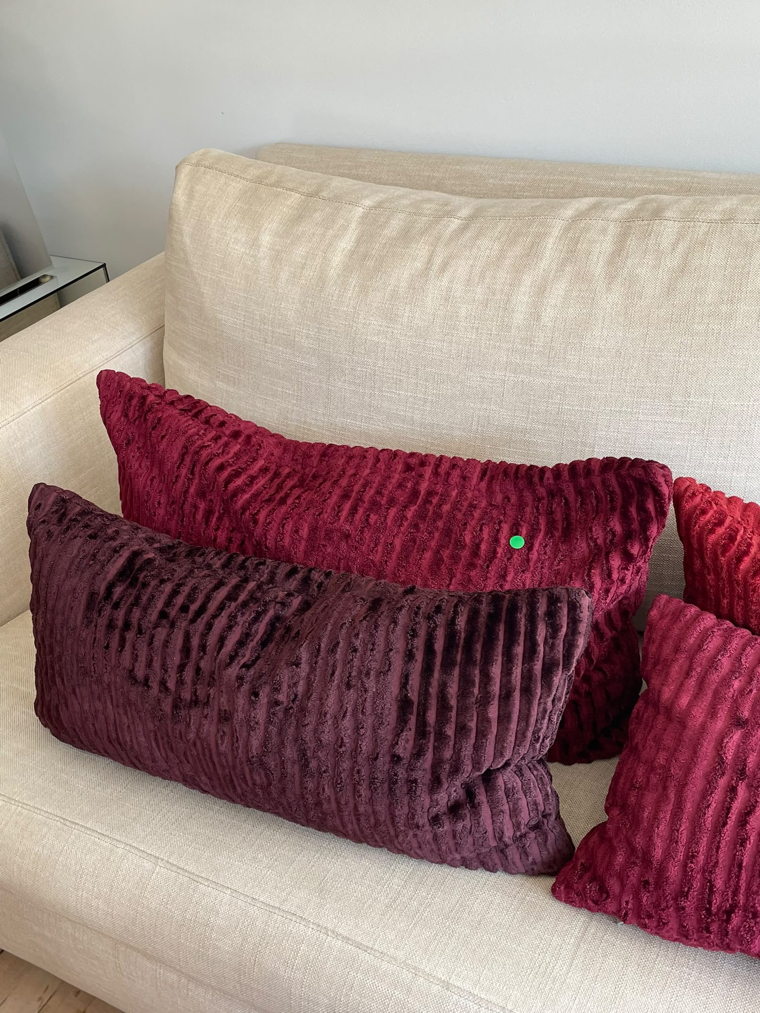 Set de Almohadones Decorativos en Tonos Granate, Rojo y Burdeos - Imagen 5