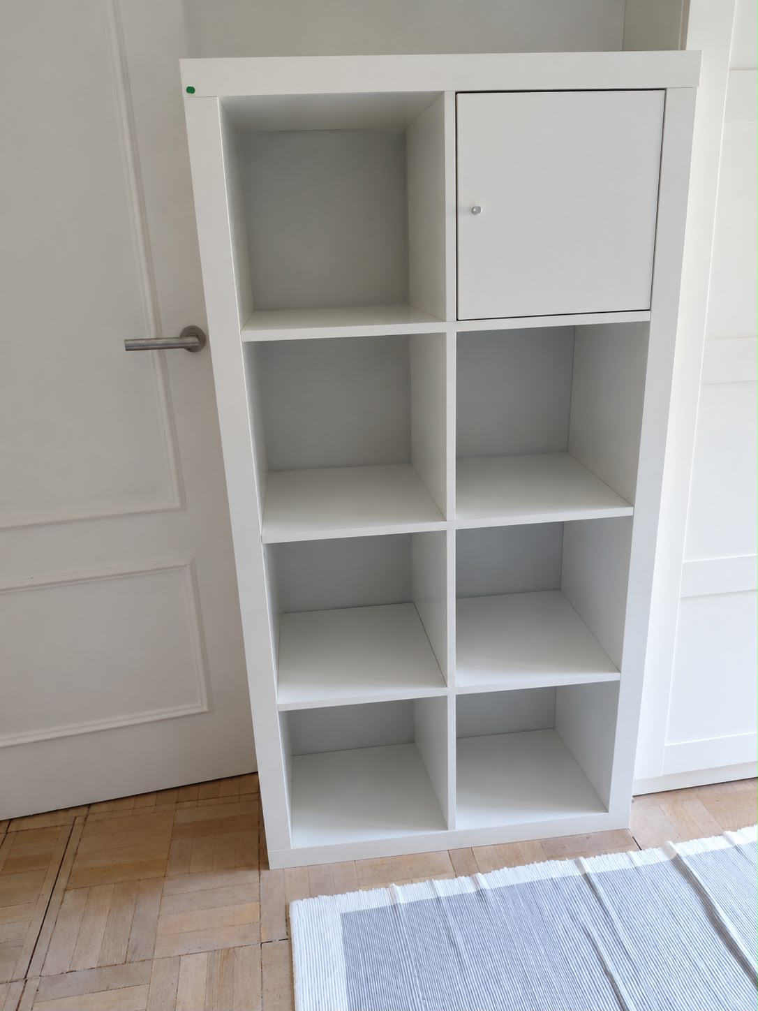 Estantería Modular Blanca con Puerta Integrada
